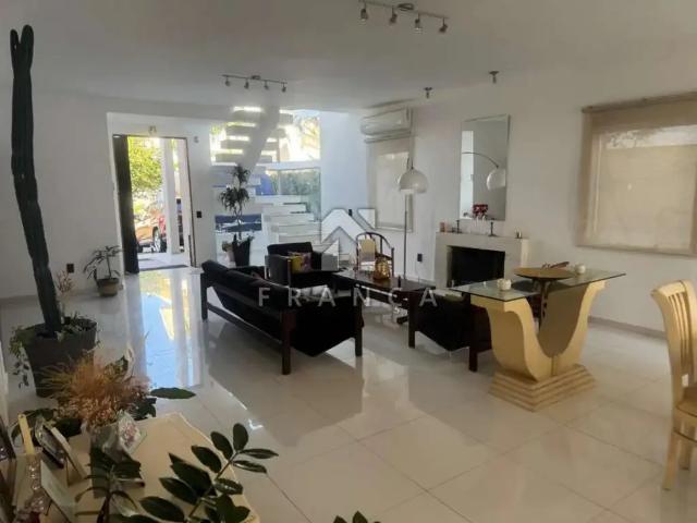 Casa / Sobrado em Condomínio para Locação em Jacareí/SP Loteamento Villa Branca 3 Quartos