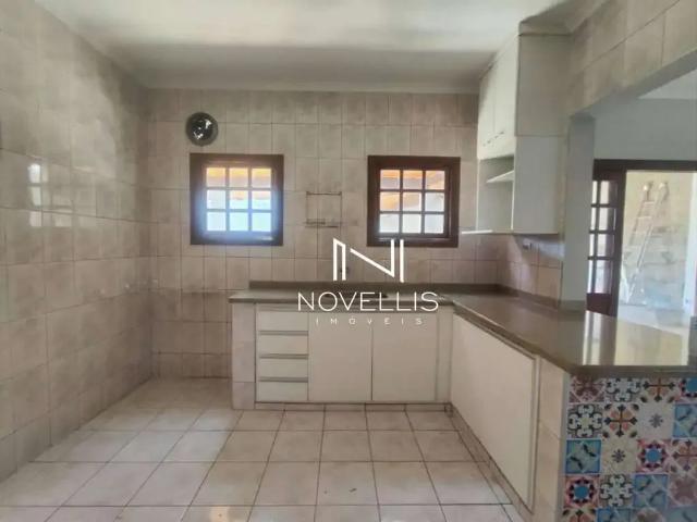 Casa / Sobrado em Condomínio para Locação em Jacareí/SP Loteamento Villa Branca 4 Quartos