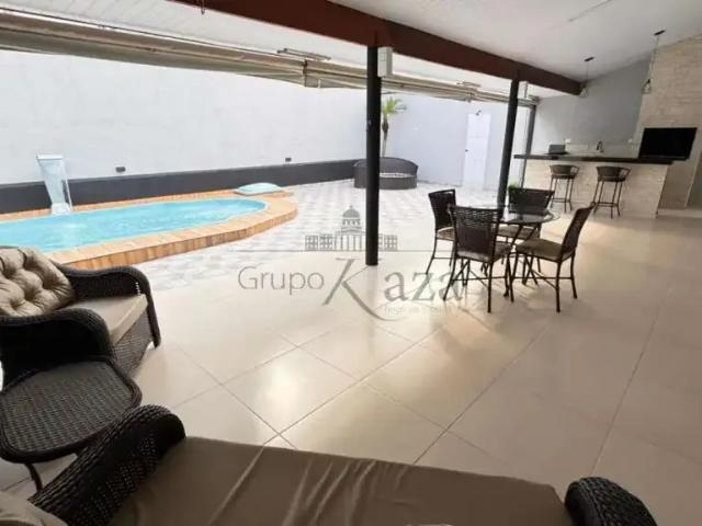 Casa / Sobrado em Condomínio para Locação em Jacareí/SP Loteamento Villa Branca 4 Quartos