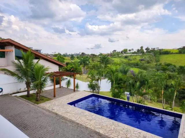 Casa / Sobrado em Condomínio para Locação em Jacareí/SP Loteamento Residencial Parque Lago Dourado 5 Quartos