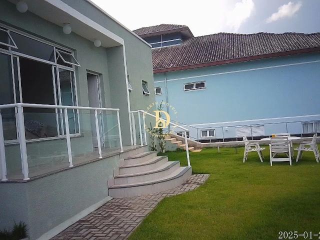 Casa / Sobrado em Condomínio para Locação em Jacareí/SP Rio Comprido 3 Quartos