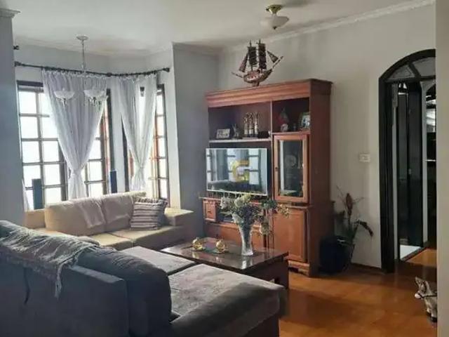 Casa / Sobrado em Condomínio para Locação em Jacareí/SP Vila Zezé 4 Quartos