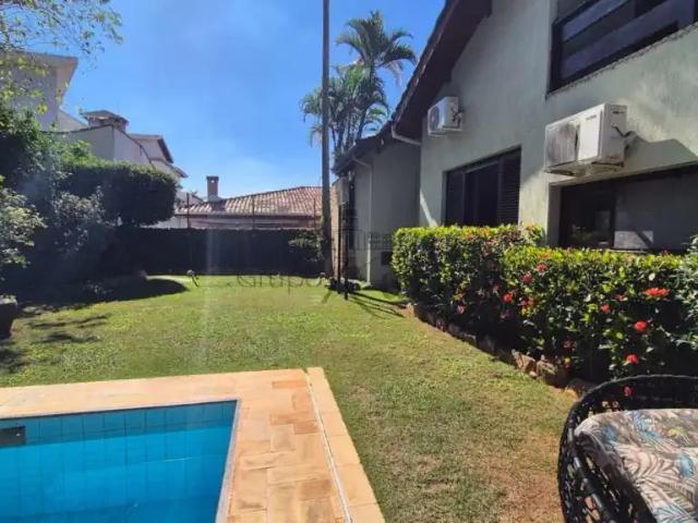 Casa / Sobrado em Condomínio para Locação em Jacareí/SP Vila Zezé 4 Quartos