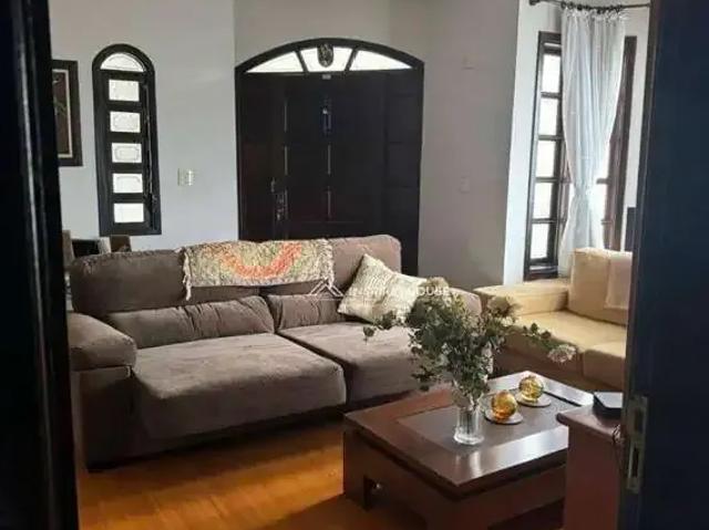 Casa / Sobrado em Condomínio para Locação em Jacareí/SP Vila Zezé 4 Quartos