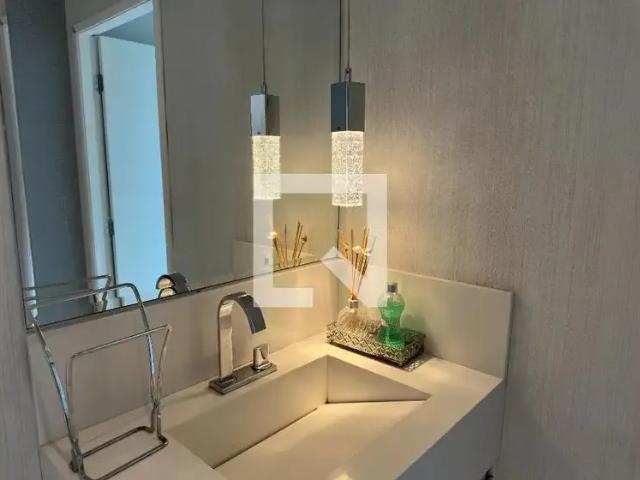 Casa / Sobrado em Condomínio para Locação em Jacareí/SP Vila Branca 5 Quartos
