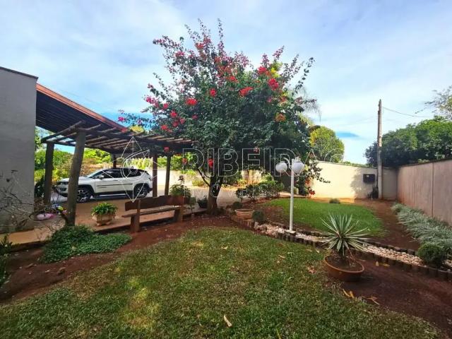 Casa / Sobrado em Condomínio para Locação em Jardinópolis/SP Centro 4 Quartos