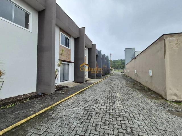 Casa / Sobrado em Condomínio para Locação em Joinville/SC Vila Nova 3 Quartos