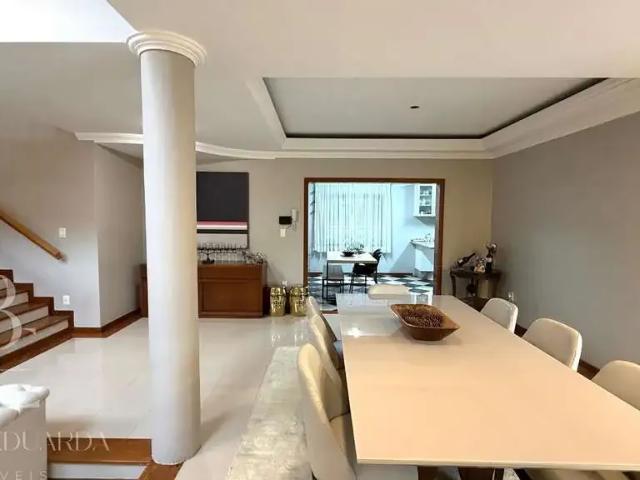 Casa / Sobrado em Condomínio para Locação em Joinville/SC Bom Retiro 4 Quartos