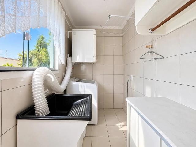Casa / Sobrado em Condomínio para Locação em Joinville/SC Costa e Silva 5 Quartos