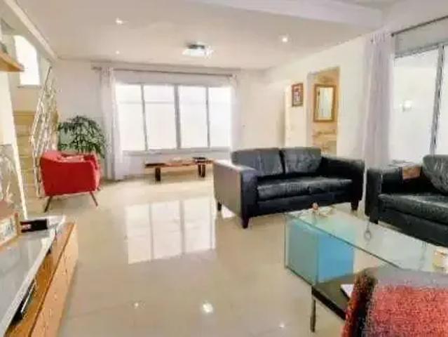 Casa / Sobrado em Condomínio para Locação em Jundiaí/SP Engordadouro 3 Quartos