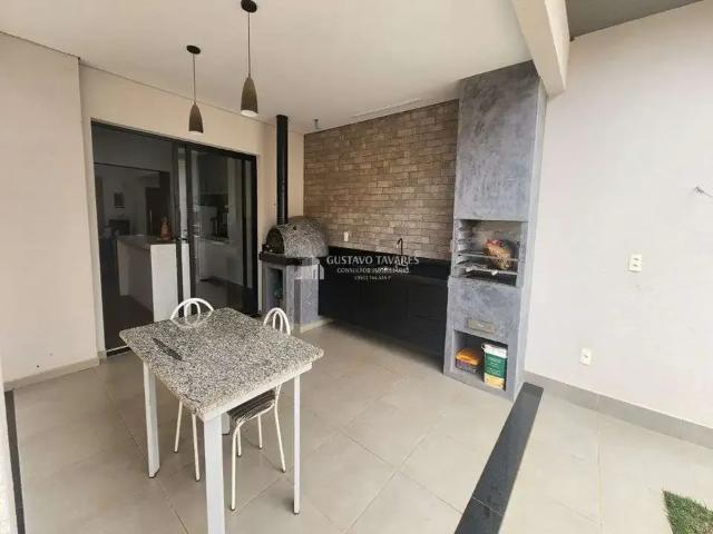 Casa / Sobrado em Condomínio para Locação em Jundiaí/SP Jardim das Samambaias 4 Quartos