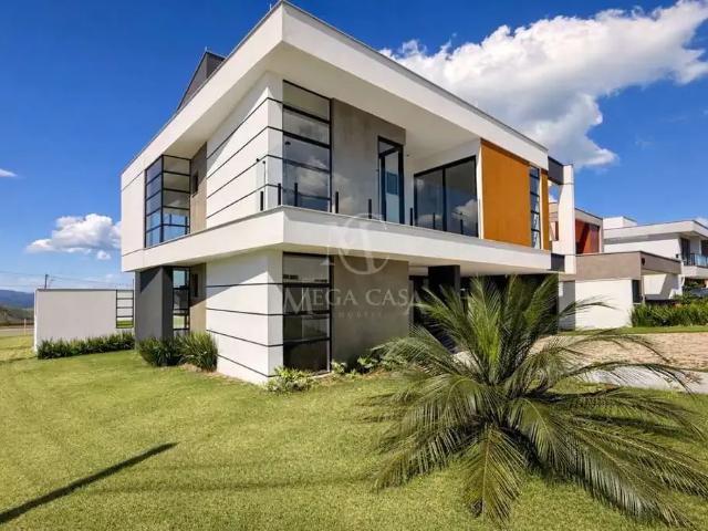 Casa / Sobrado em Condomínio para Locação em Juiz de Fora/MG Alphaville 4 Quartos