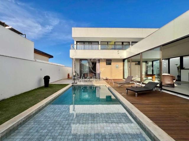 Casa / Sobrado em Condomínio para Locação em Juiz de Fora/MG Alphaville 4 Quartos