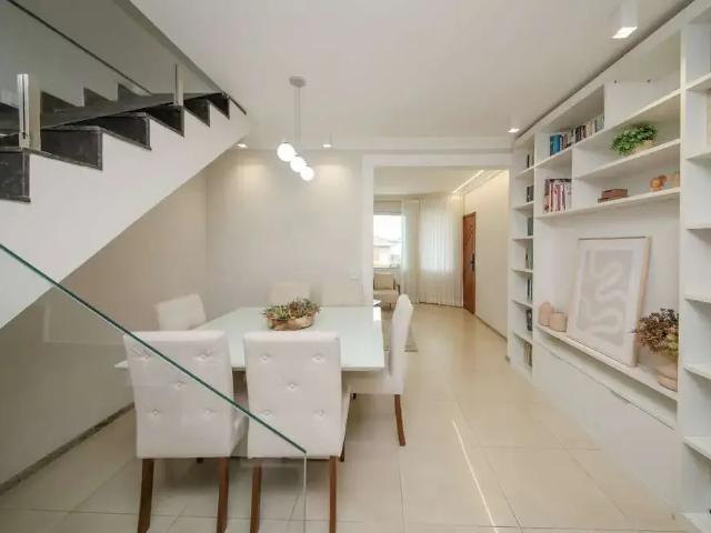 Casa / Sobrado em Condomínio para Locação em Juiz de Fora/MG Estrela Sul 4 Quartos