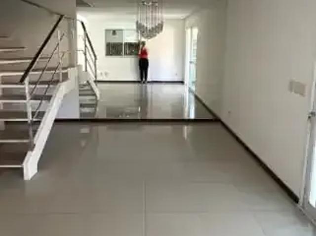 Casa / Sobrado em Condomínio para Locação em Lauro de Freitas/BA Centro 4 Quartos