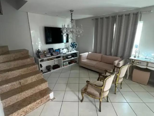 Casa / Sobrado em Condomínio para Locação em Lauro de Freitas/BA Centro 5 Quartos