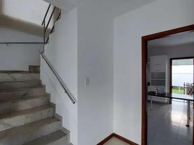 Casa / Sobrado em Condomínio para Locação em Lauro de Freitas/BA Buraquinho 4 Quartos