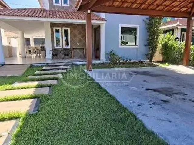Casa / Sobrado em Condomínio para Locação em Lauro de Freitas/BA Buraquinho 4 Quartos