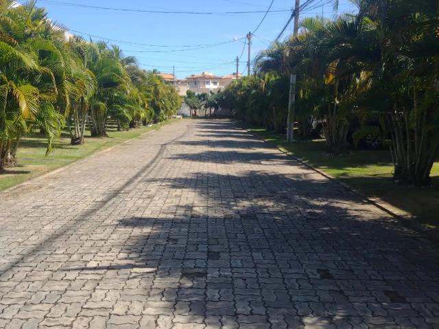Casa / Sobrado em Condomínio para Locação em Lauro de Freitas/BA Buraquinho 4 Quartos