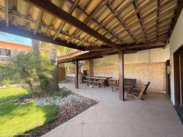 Casa / Sobrado em Condomínio para Locação em Lauro de Freitas/BA Buraquinho 4 Quartos