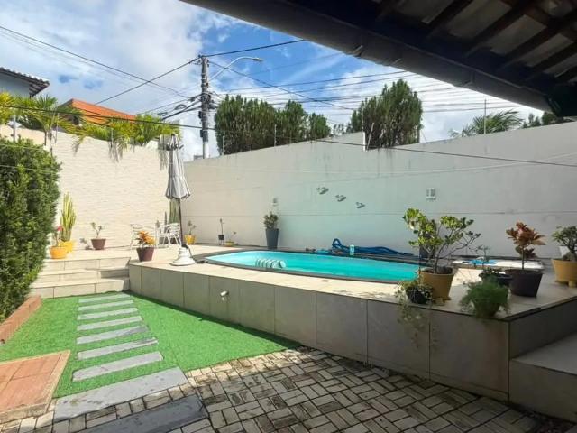 Casa / Sobrado em Condomínio para Locação em Lauro de Freitas/BA Buraquinho 3 Quartos