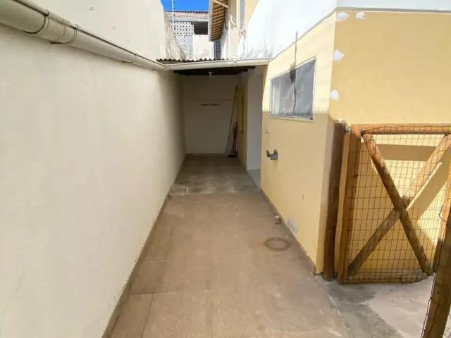 Casa / Sobrado em Condomínio para Locação em Lauro de Freitas/BA Jardim do Jockey 4 Quartos