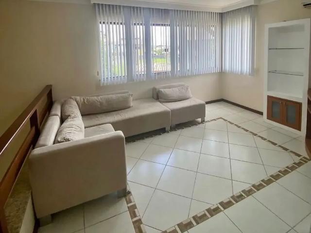 Casa / Sobrado em Condomínio para Locação em Lauro de Freitas/BA Portão 3 Quartos