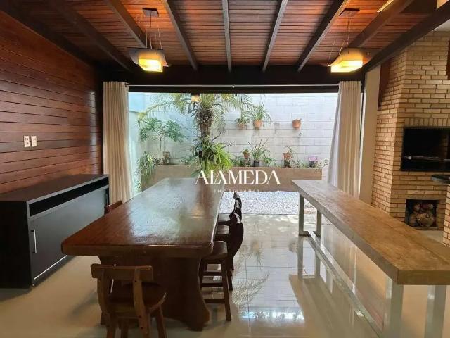 Casa / Sobrado em Condomínio para Locação em Londrina/PR Operária 3 Quartos