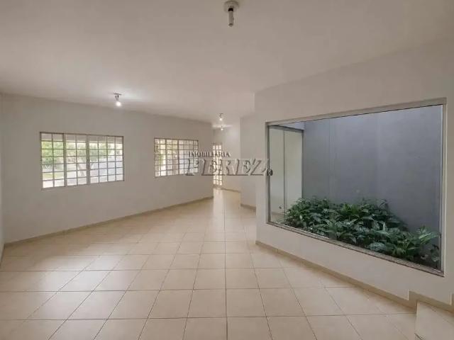 Casa / Sobrado em Condomínio para Locação em Londrina/PR Aeroporto 3 Quartos