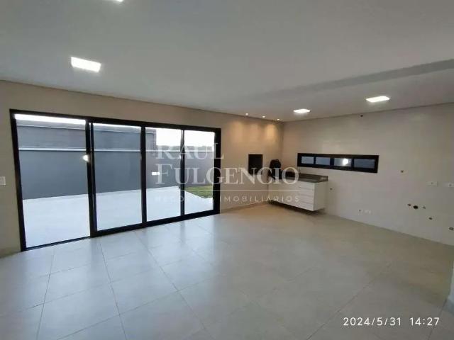 Casa / Sobrado em Condomínio para Locação em Londrina/PR Conjunto Habitacional Alexandre Urbanas 3 Quartos