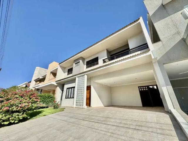 Casa / Sobrado em Condomínio para Locação em Londrina/PR Parque Residencial Alcântara 4 Quartos