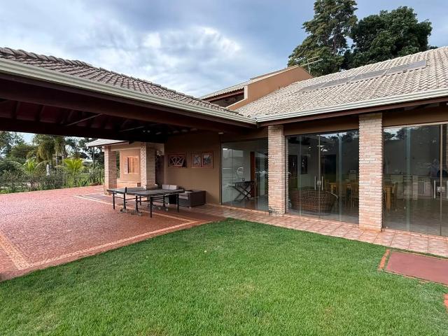Casa / Sobrado em Condomínio para Locação em Londrina/PR Recanto do Salto 4 Quartos