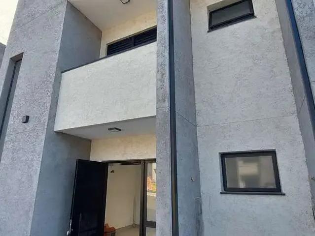 Casa / Sobrado em Condomínio para Locação em Louveira/SP Capivari 2 Quartos
