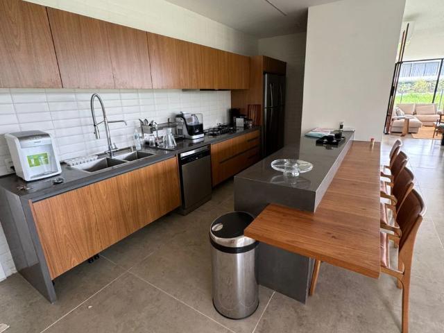 Casa / Sobrado em Condomínio para Locação em Mangaratiba/RJ São Brás 5 Quartos