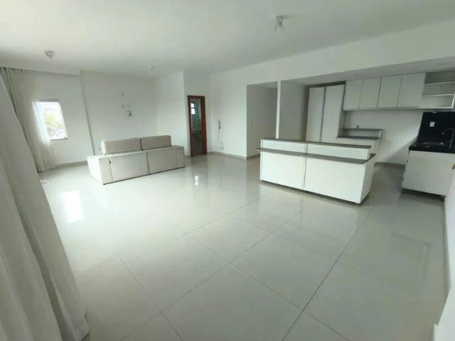 Casa / Sobrado em Condomínio para Locação em Macaé/RJ Cancela Preta 3 Quartos