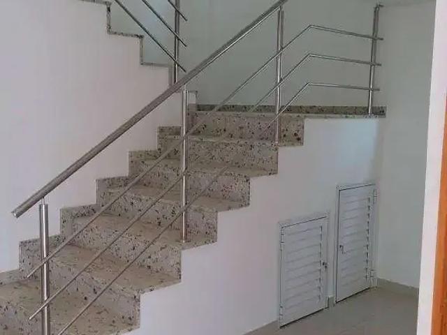 Casa / Sobrado em Condomínio para Locação em Macaé/RJ Cancela Preta 3 Quartos