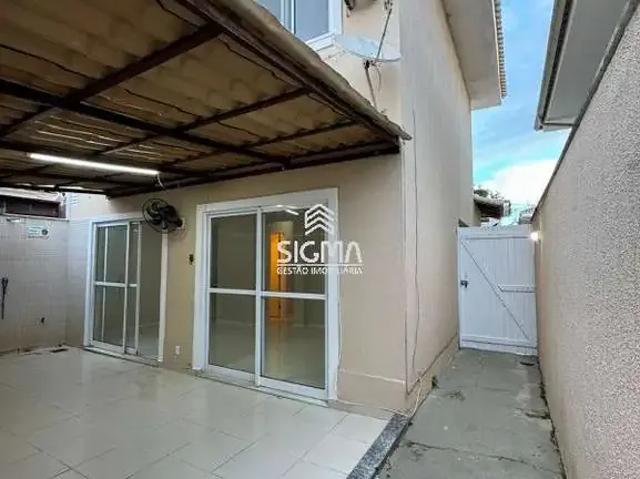 Casa / Sobrado em Condomínio para Locação em Macaé/RJ Glória 3 Quartos