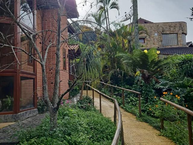 Casa / Sobrado em Condomínio para Locação em Mairiporã/SP Cumbari 4 Quartos