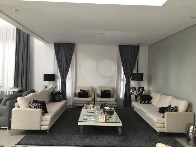 Casa / Sobrado em Condomínio para Locação em Mairiporã/SP Roseira 4 Quartos