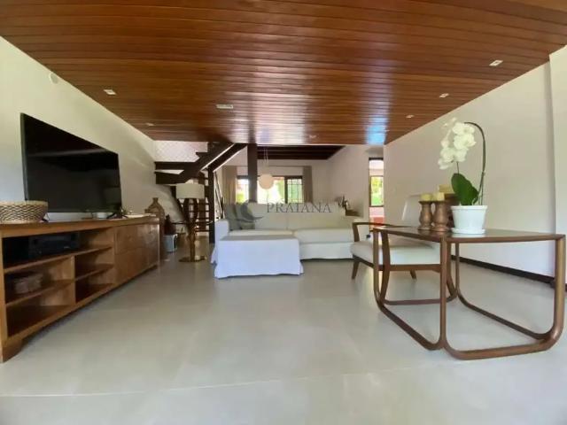 Casa / Sobrado em Condomínio para Locação em Mata de São João/BA Praia do Forte 4 Quartos