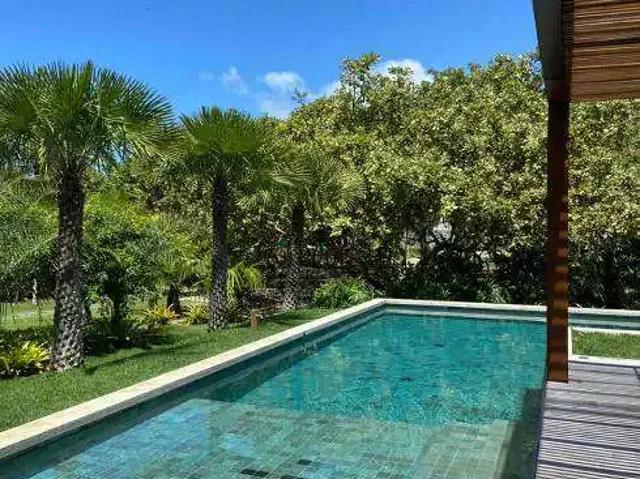 Casa / Sobrado em Condomínio para Locação em Mata de São João/BA Praia do Forte 4 Quartos