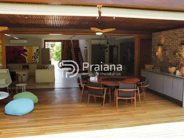 Casa / Sobrado em Condomínio para Locação em Mata de São João/BA Praia do Forte 5 Quartos