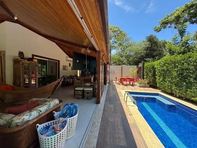 Casa / Sobrado em Condomínio para Locação em Mata de São João/BA Praia do Forte 5 Quartos