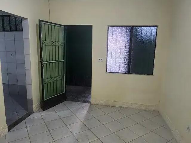 Casa / Sobrado para Locação em Mesquita/RJ Juscelino 1 Quartos
