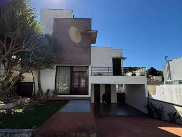 Casa / Sobrado em Condomínio para Locação em Mogi das Cruzes/SP Vila Oliveira 3 Quartos
