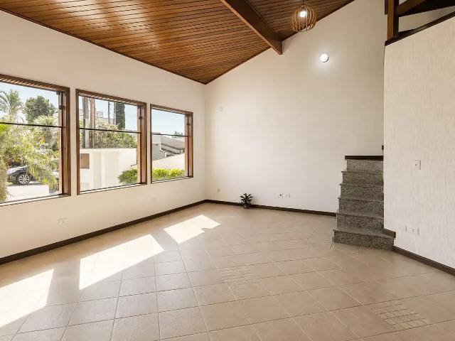 Casa / Sobrado em Condomínio para Locação em Mogi das Cruzes/SP Aruã 3 Quartos