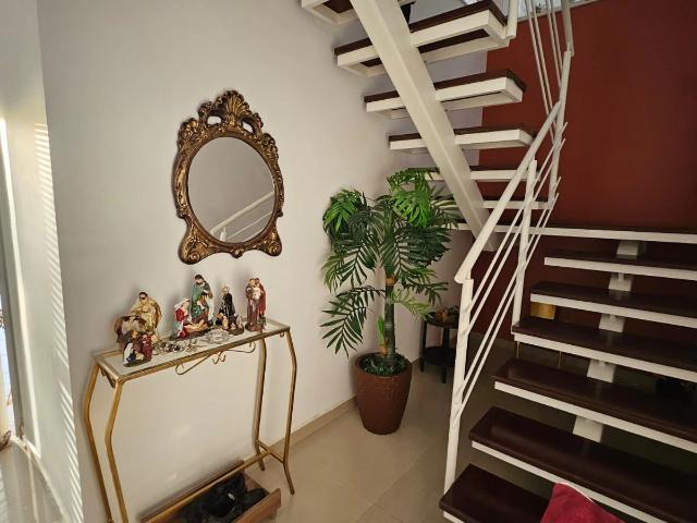 Casa / Sobrado em Condomínio para Locação em Mogi das Cruzes/SP Aruã 3 Quartos