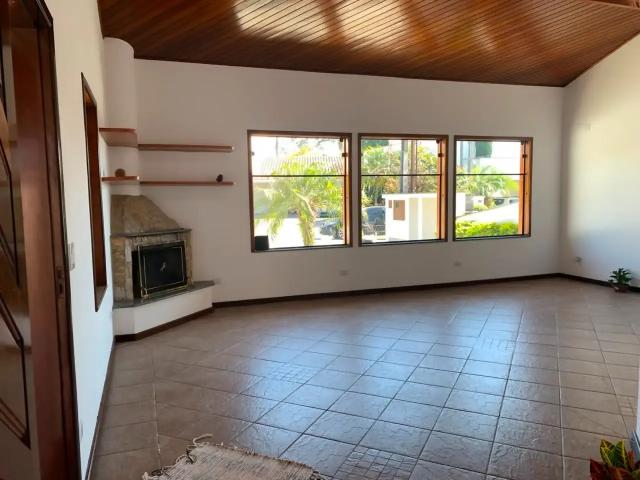 Casa / Sobrado em Condomínio para Locação em Mogi das Cruzes/SP Aruã 3 Quartos