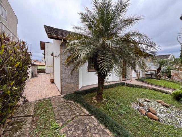 Casa / Sobrado em Condomínio para Locação em Mogi das Cruzes/SP Aruã 4 Quartos