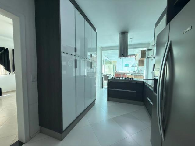 Casa / Sobrado em Condomínio para Locação em Mogi das Cruzes/SP Aruã 4 Quartos